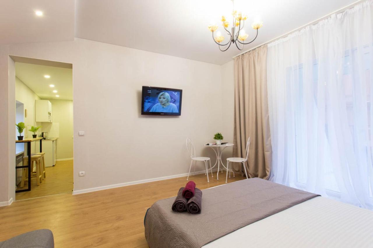 Studio Near Metro Yaroslava Mudroho, Universytet - Mykoly Khvylovoho Str 5-3 Charkiv Esterno foto