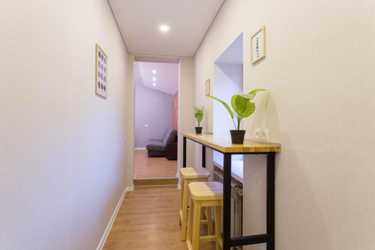Studio Near Metro Yaroslava Mudroho, Universytet - Mykoly Khvylovoho Str 5-3 Charkiv Esterno foto