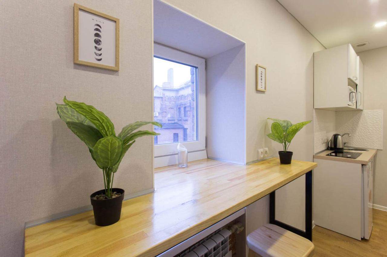 Studio Near Metro Yaroslava Mudroho, Universytet - Mykoly Khvylovoho Str 5-3 Charkiv Esterno foto