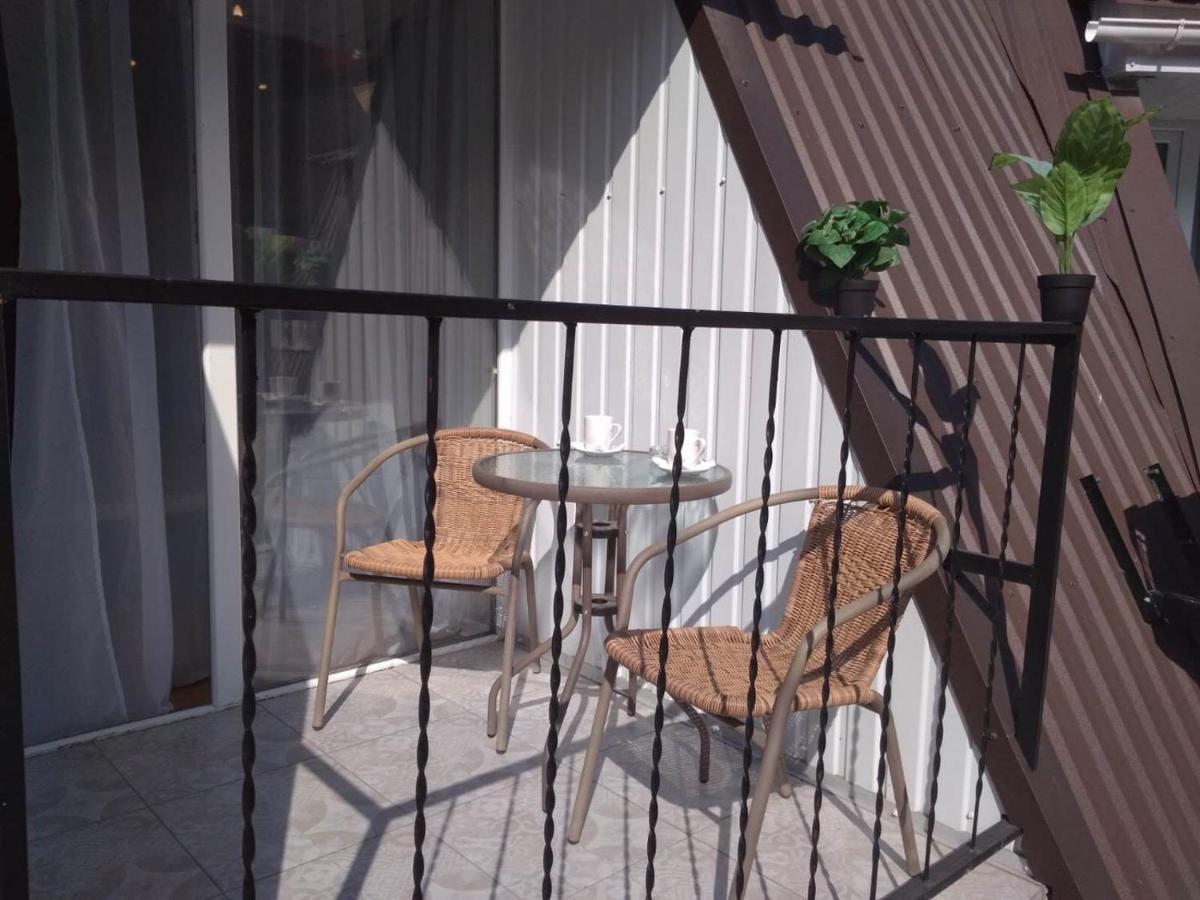 Studio Near Metro Yaroslava Mudroho, Universytet - Mykoly Khvylovoho Str 5-3 Charkiv Esterno foto