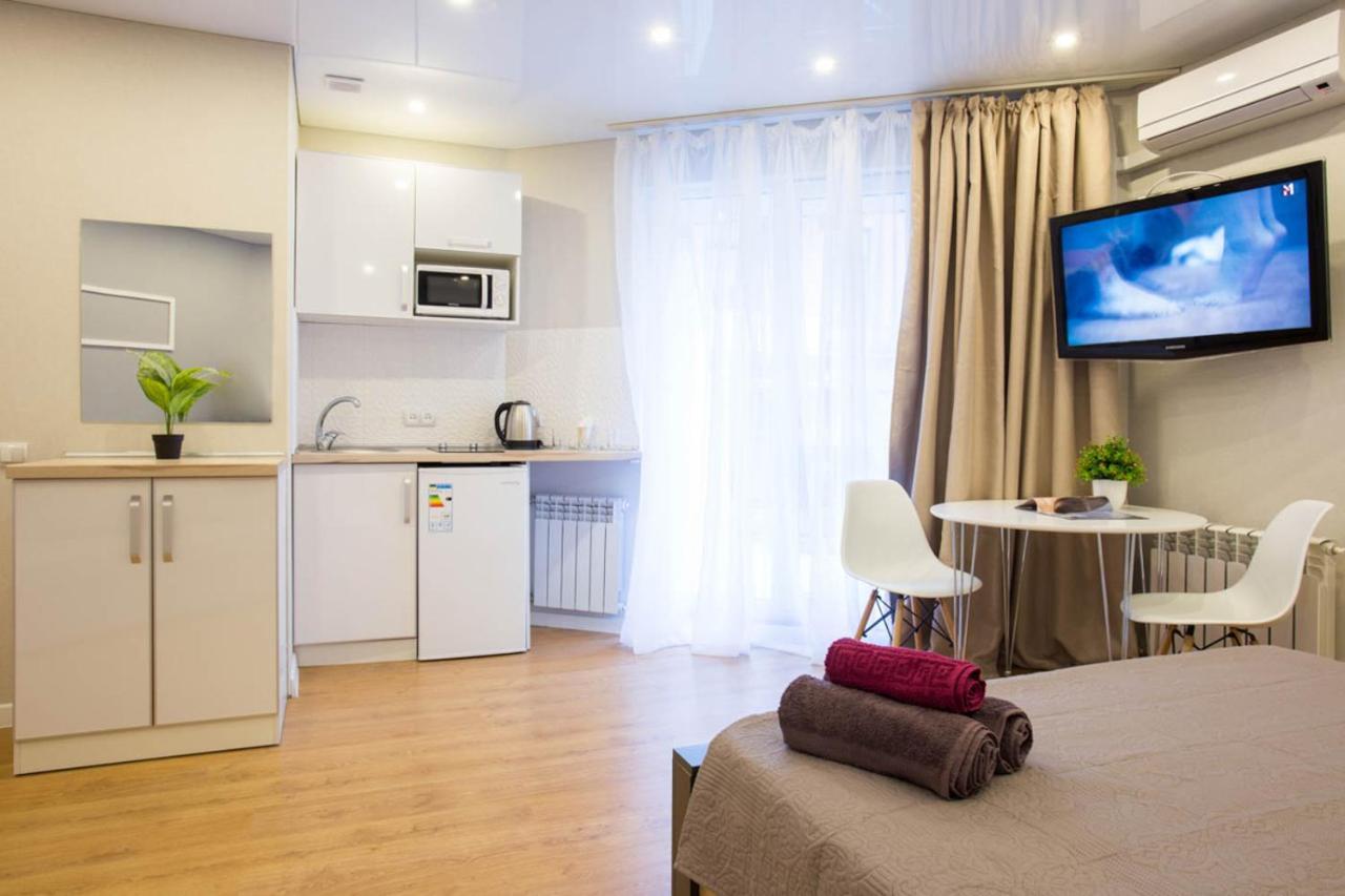 Studio Near Metro Yaroslava Mudroho, Universytet - Mykoly Khvylovoho Str 5-3 Charkiv Esterno foto