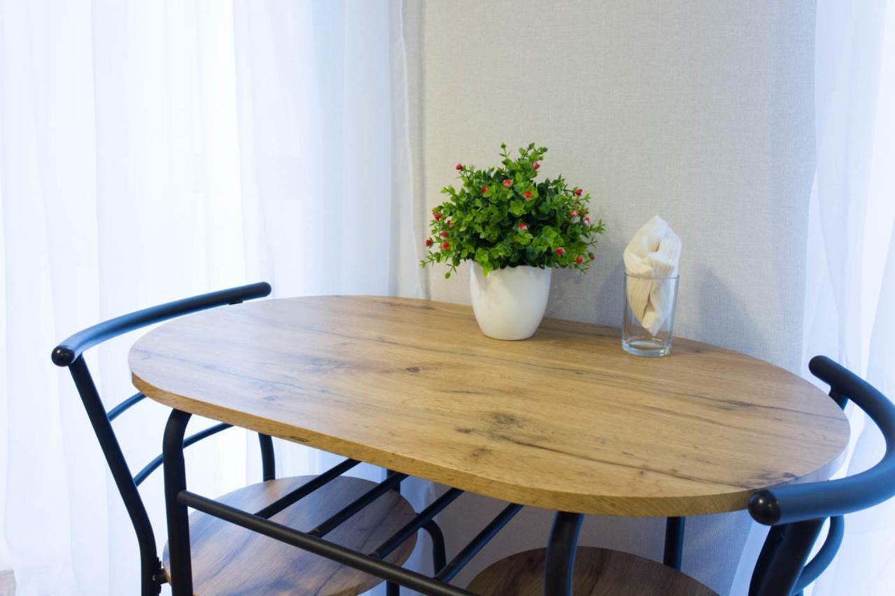 Studio Near Metro Yaroslava Mudroho, Universytet - Mykoly Khvylovoho Str 5-3 Charkiv Esterno foto