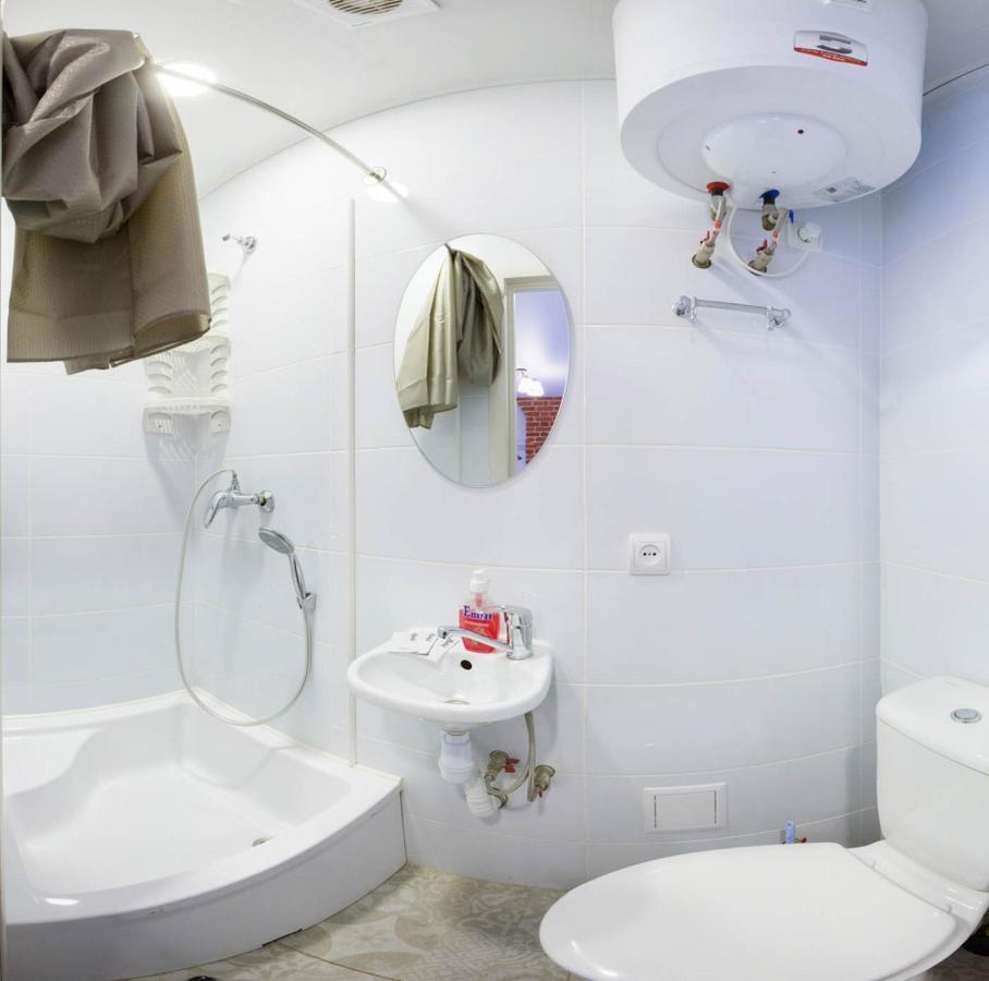 Studio Near Metro Yaroslava Mudroho, Universytet - Mykoly Khvylovoho Str 5-3 Charkiv Esterno foto