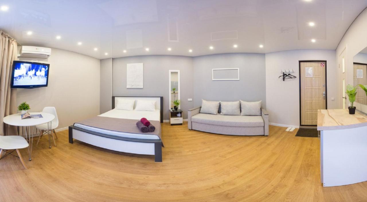 Studio Near Metro Yaroslava Mudroho, Universytet - Mykoly Khvylovoho Str 5-3 Charkiv Esterno foto