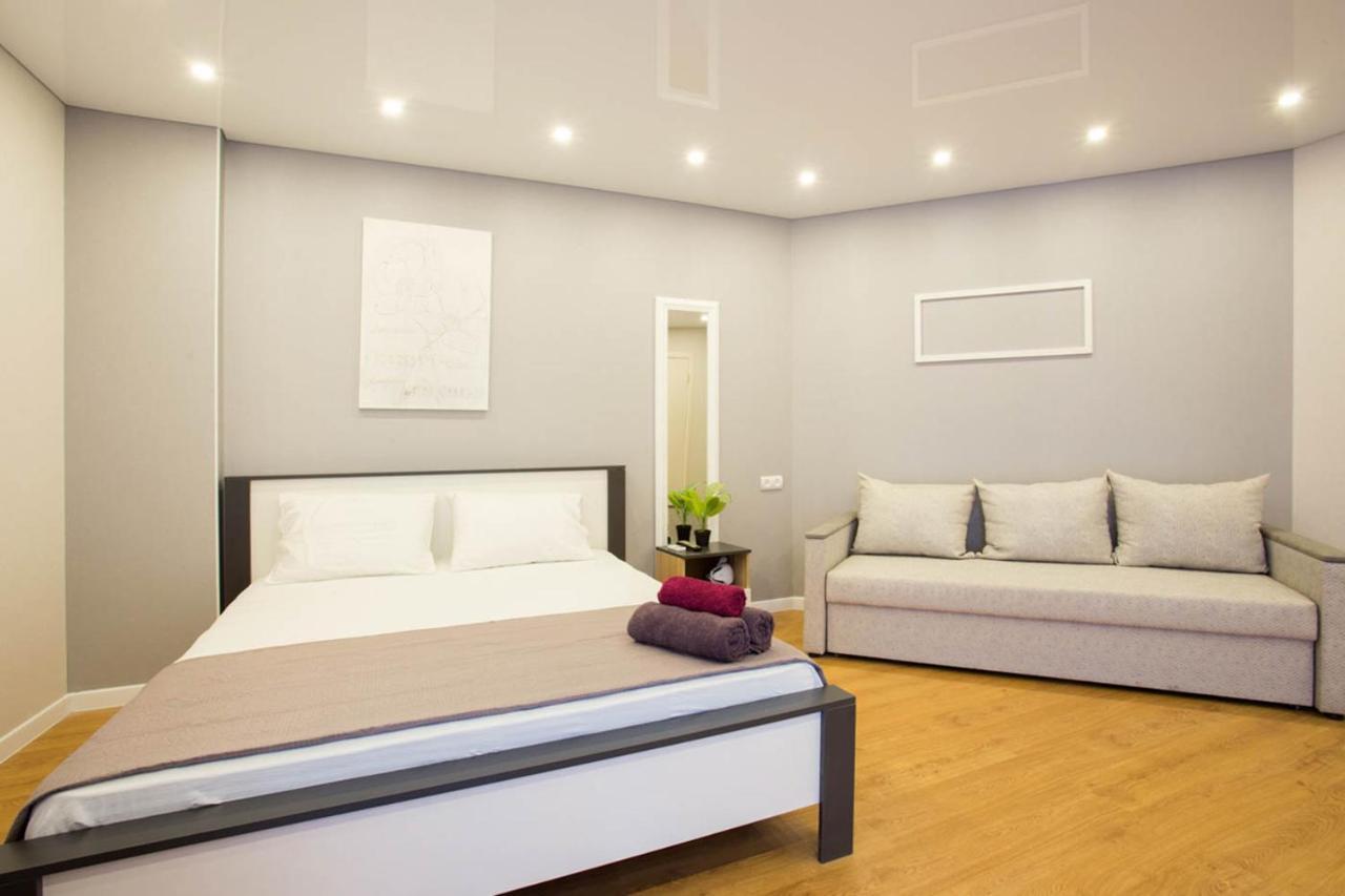 Studio Near Metro Yaroslava Mudroho, Universytet - Mykoly Khvylovoho Str 5-3 Charkiv Esterno foto