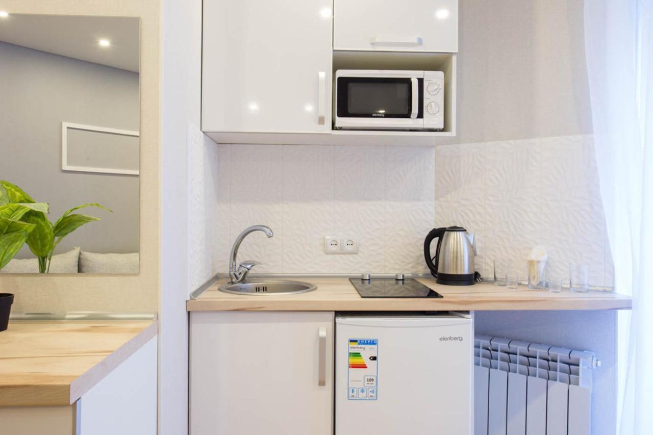 Studio Near Metro Yaroslava Mudroho, Universytet - Mykoly Khvylovoho Str 5-3 Charkiv Esterno foto
